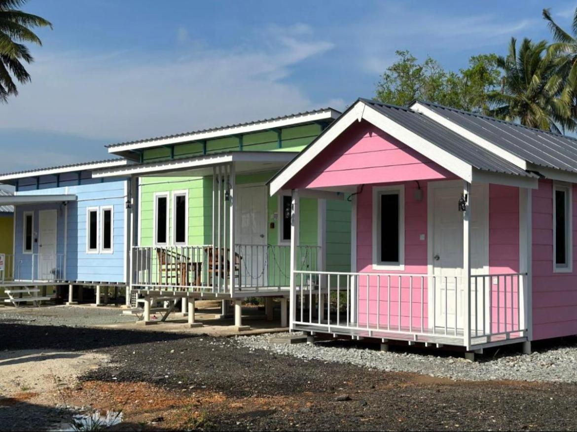 Kabin Pink Мерсинг Екстериор снимка